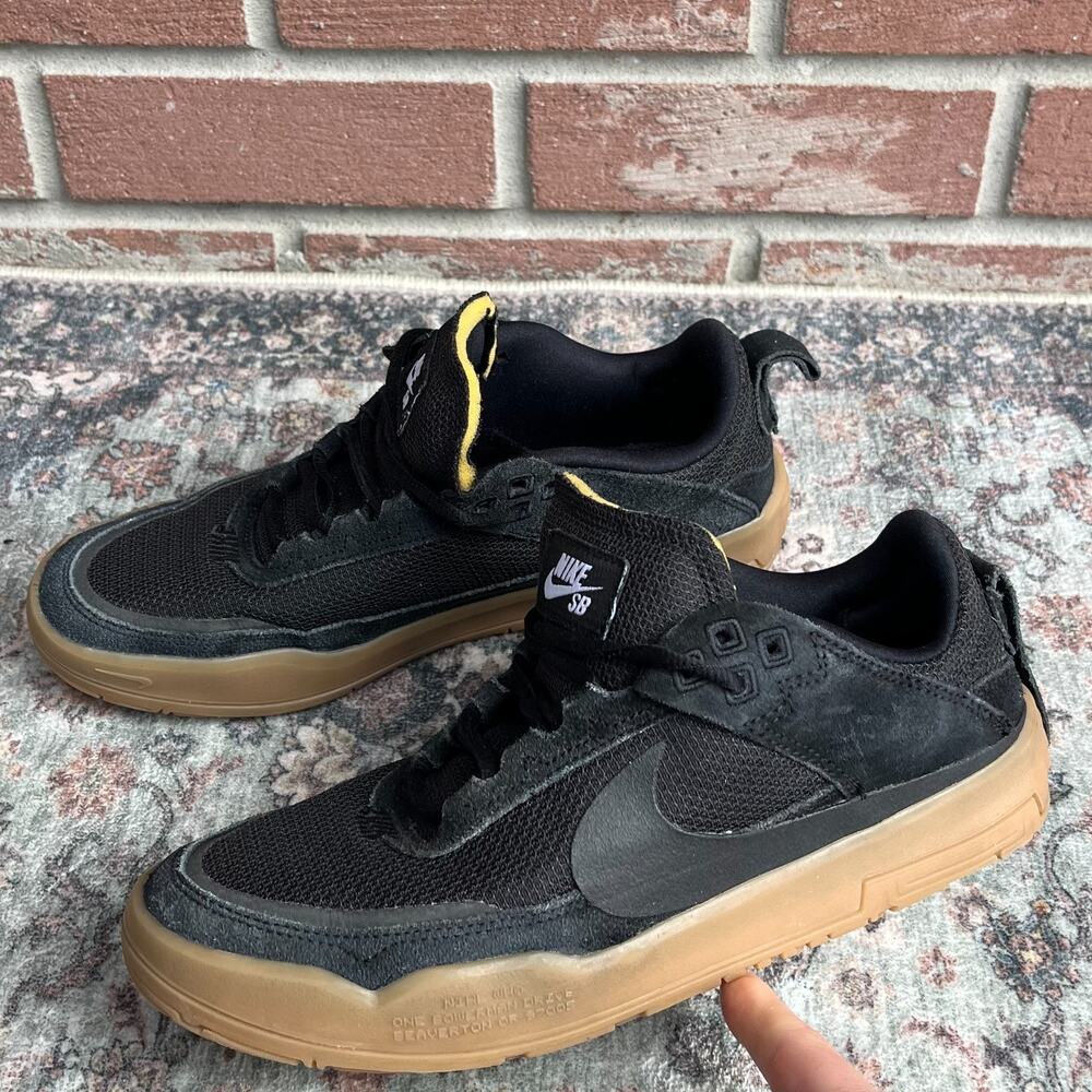 Nike SB Day One Black Gum Shoes / Kids 6.5Y Women 8 / Skateboarding School - Picture 2 of 11